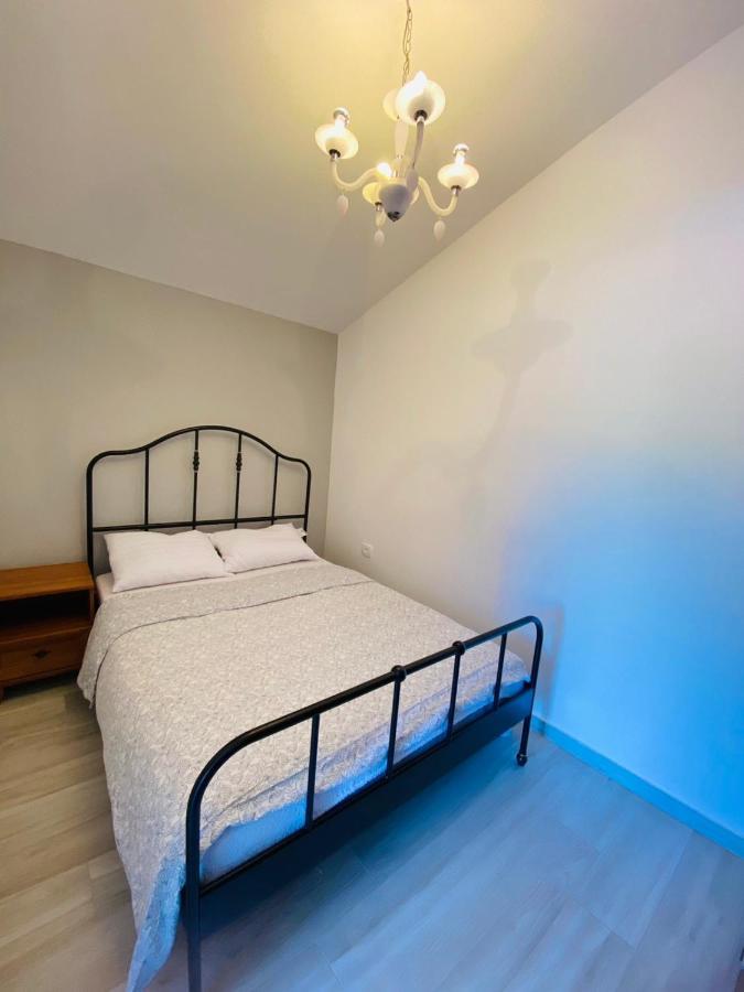 Apartma Mija-Dekani Exteriör bild