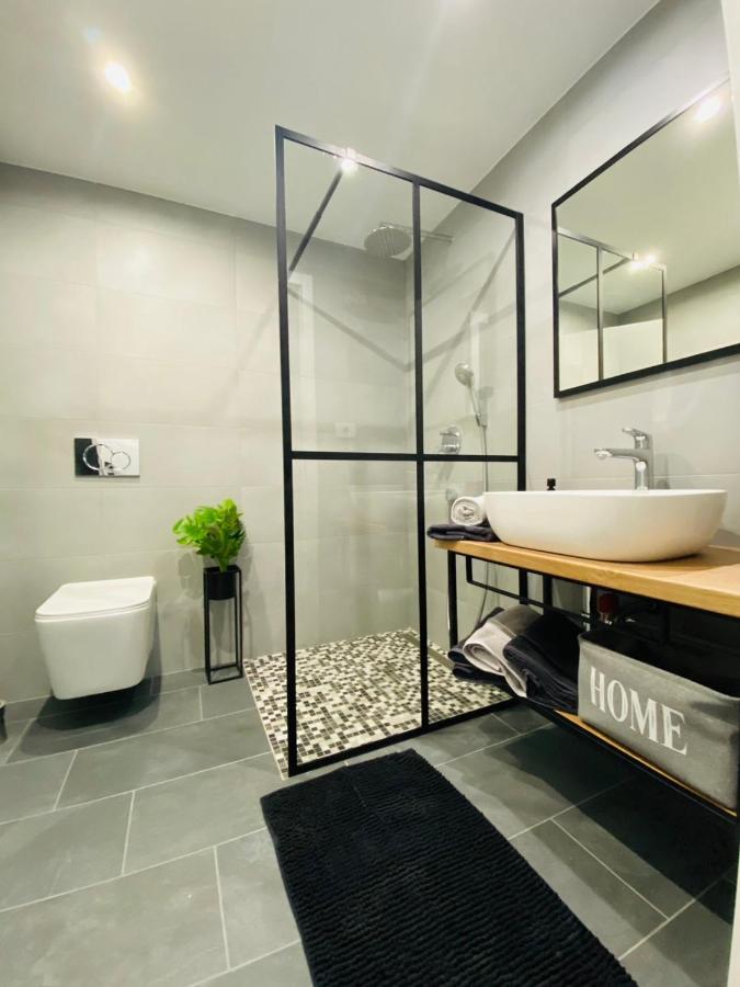 Apartma Mija-Dekani Exteriör bild