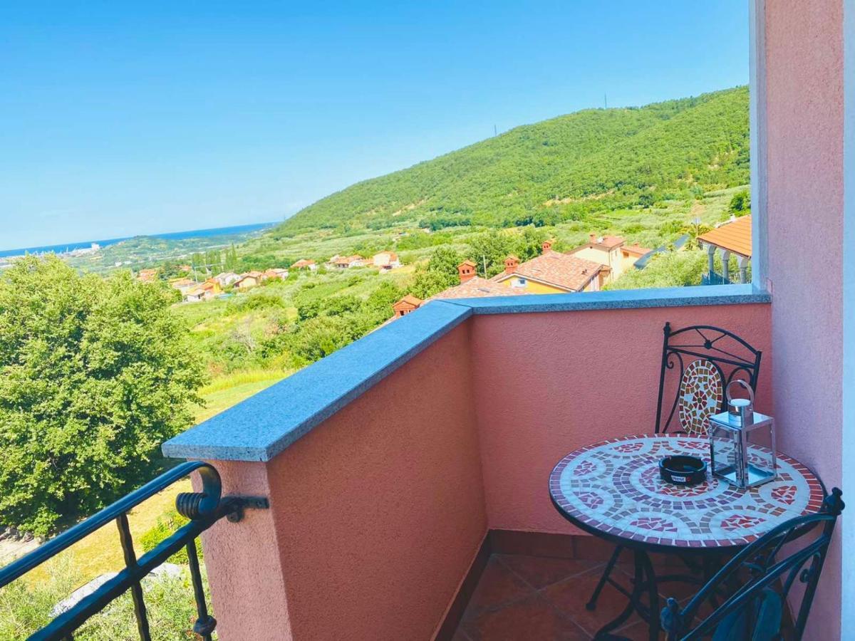Apartma Mija-Dekani Exteriör bild