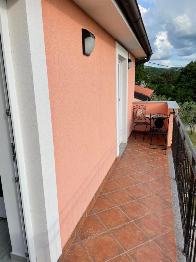 Apartma Mija-Dekani Exteriör bild